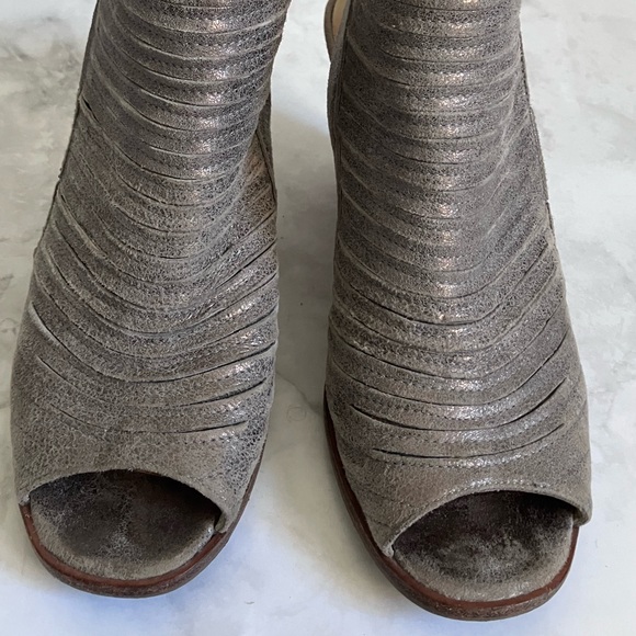 PAUL GREEN Cayanne Peep-toe Bootie Metallic Smoke Etched Leather Size 6.5 - Picture 9 of 10
